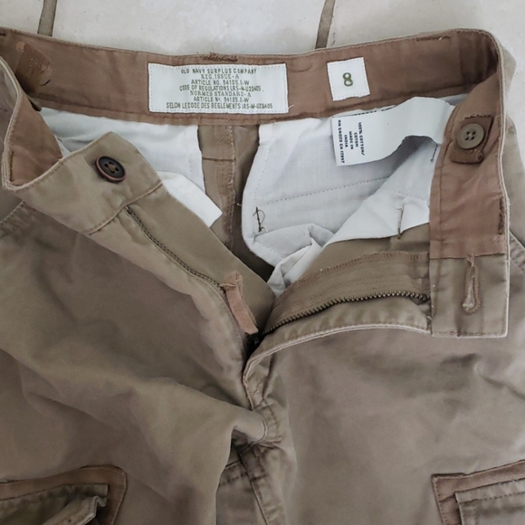 Khaki baggy pants with large side pockets, new - Picture 2 of 6